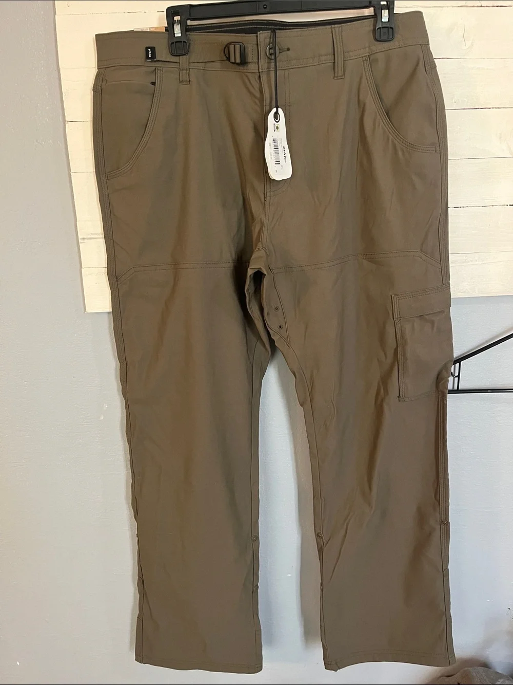 Prana Men's Cargo Pants in Olive